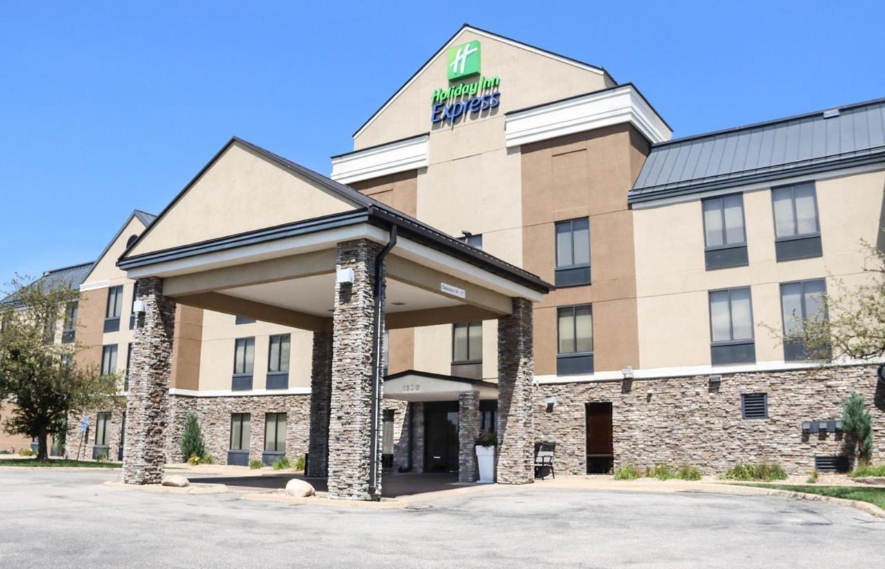 Holiday Inn Express Cedar Rapids - Collins Road, An Ihg Hotel Exterior foto