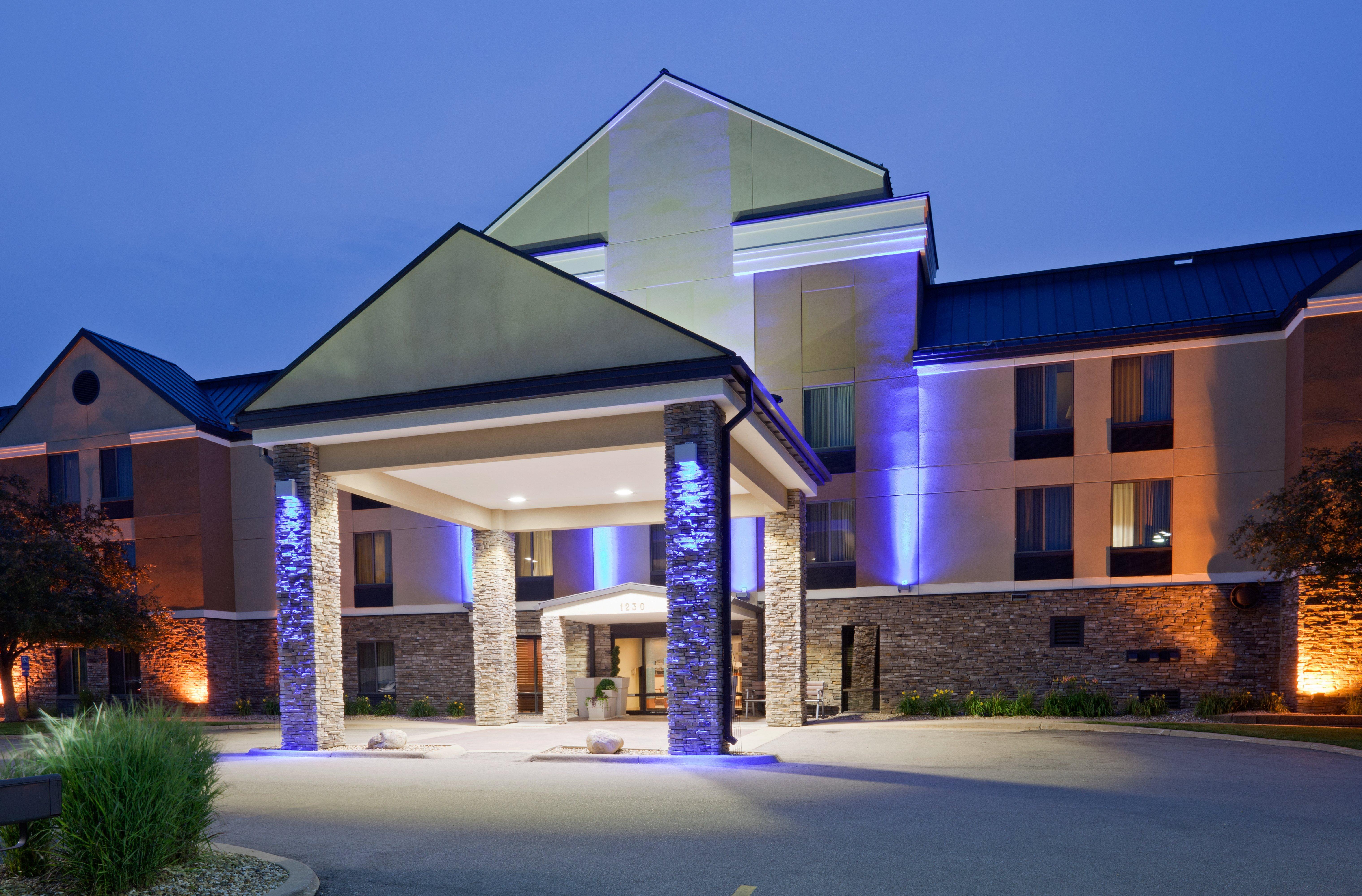 Holiday Inn Express Cedar Rapids - Collins Road, An Ihg Hotel Exterior foto