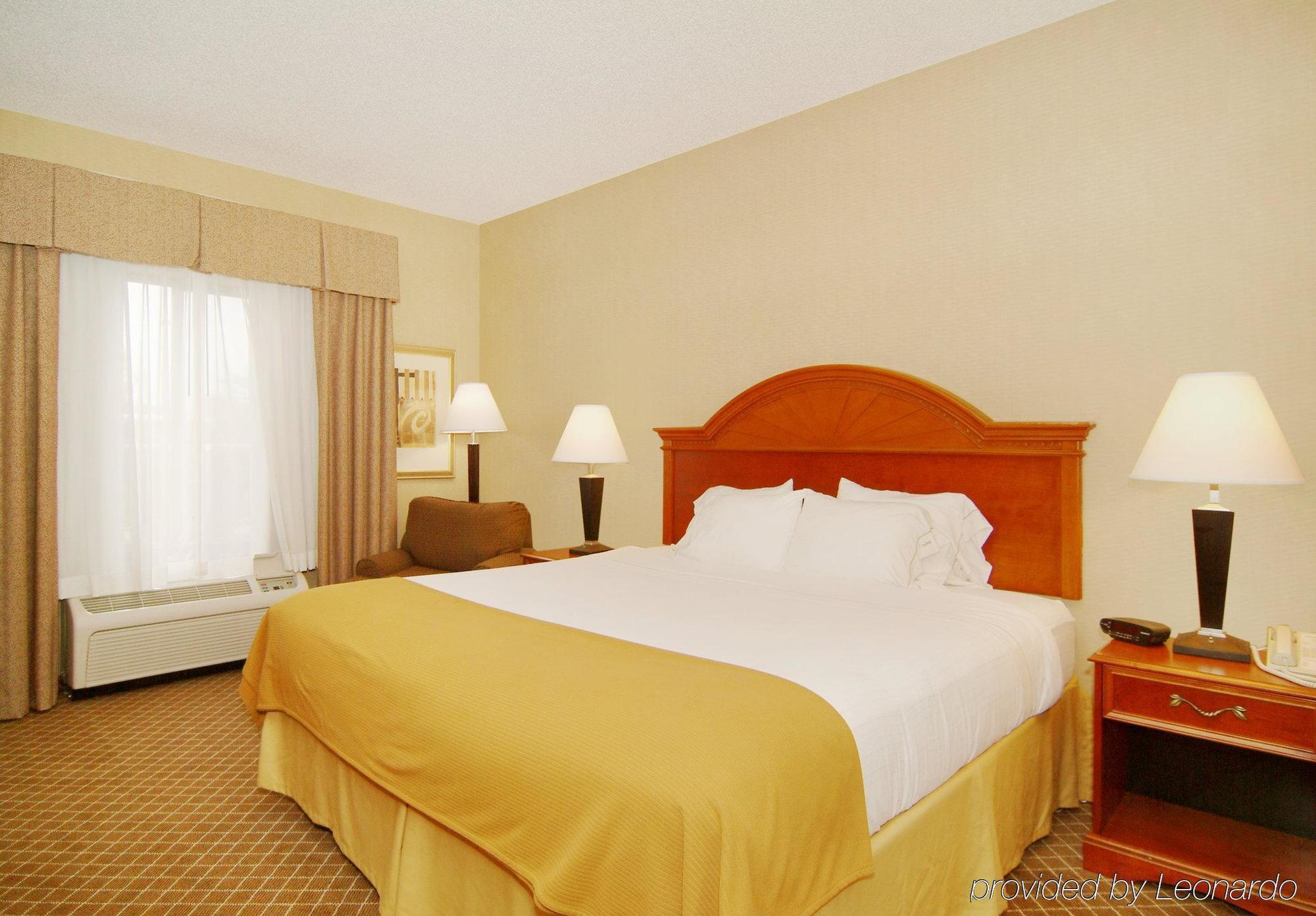 Holiday Inn Express Cedar Rapids - Collins Road By Ihg Habitación foto